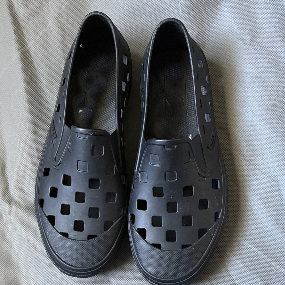 Vans Men's Black Cut-Out Slip-On Loafers - Picture 2 of 4